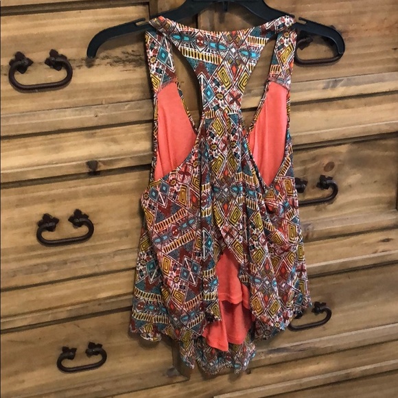 Patterned Top - Picture 2 of 2